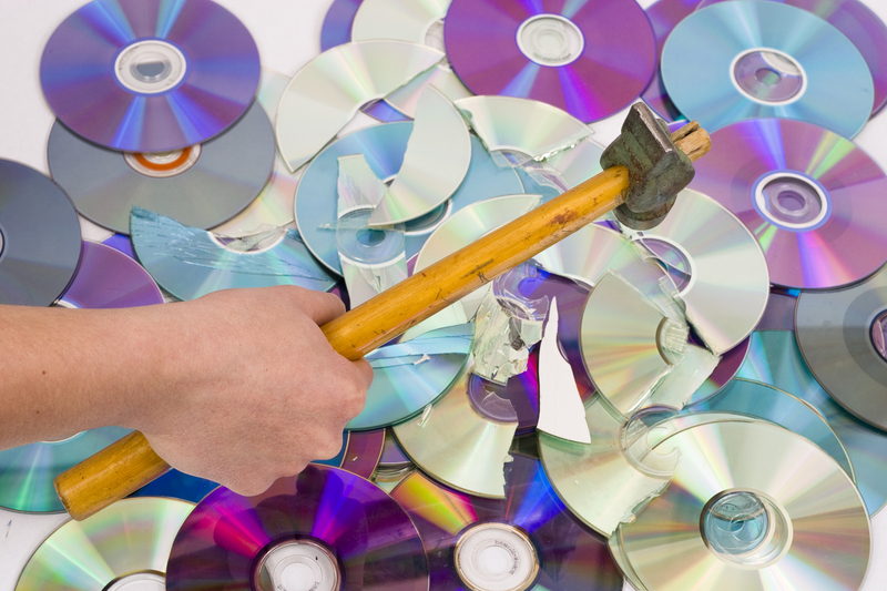 Revitalize Your Living Areas Through Thoughtful Clutter Removal and Hoarding Help